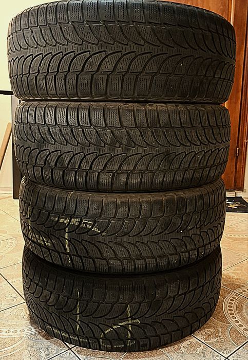 Komplet opon zimowych Bridgestone Blizzak LM80 EVO  235/55/19
