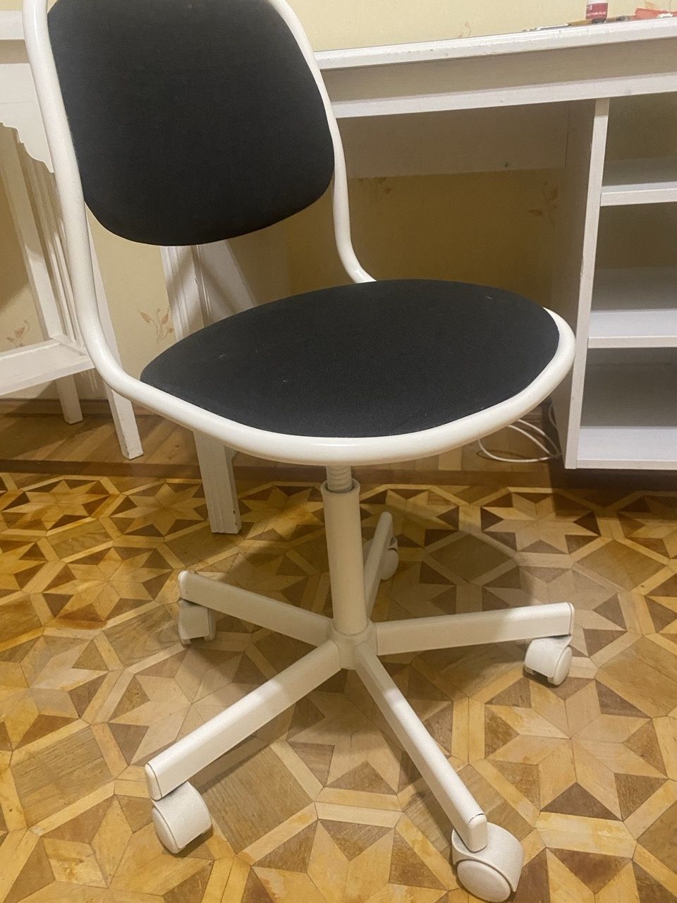 Шкаф, стол, стул /ikea/