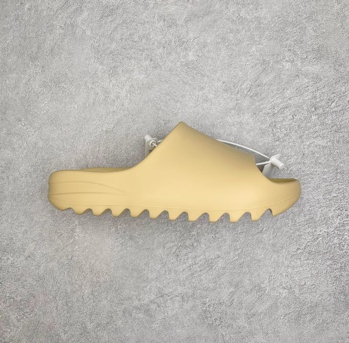 Chinelos Adidas Yeezy Slide