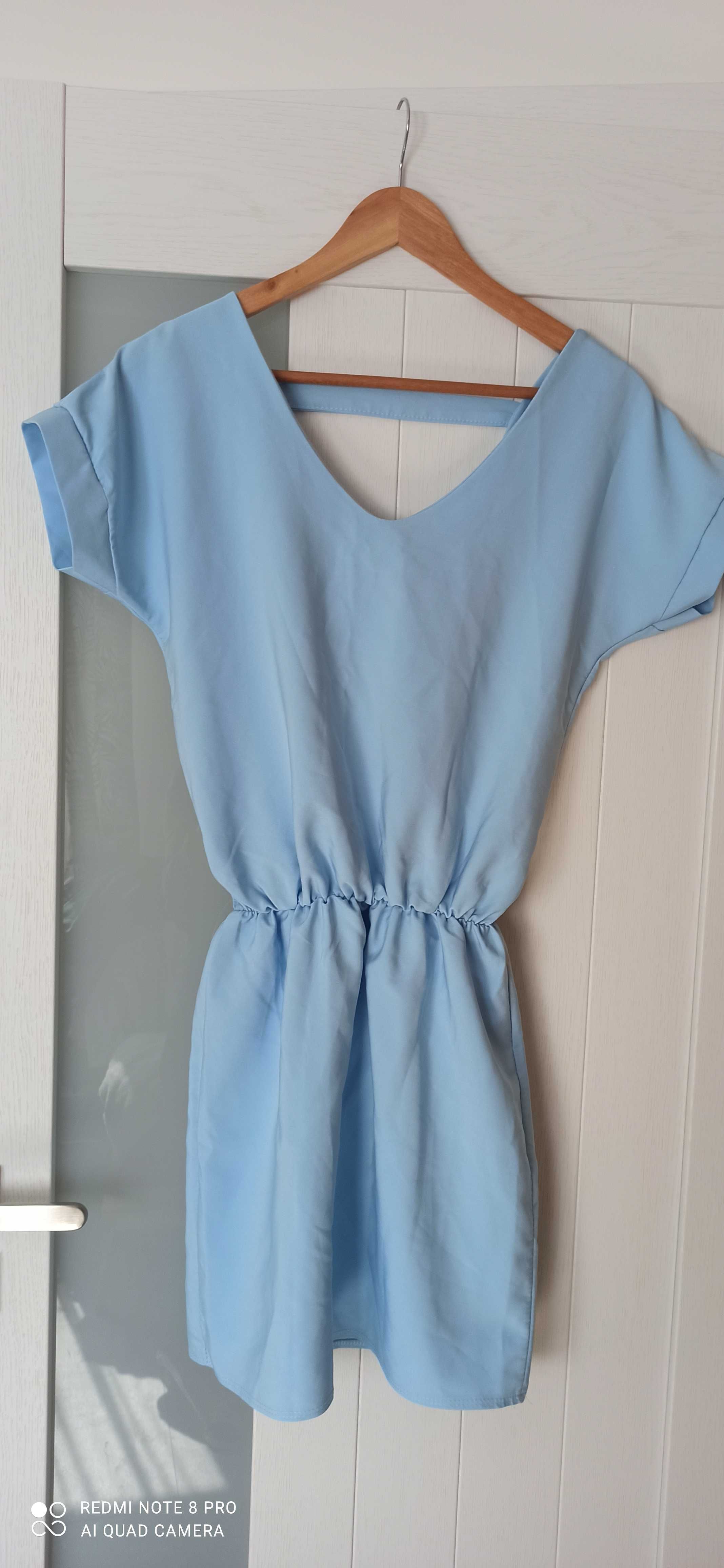 Błękitna sukienka esenza