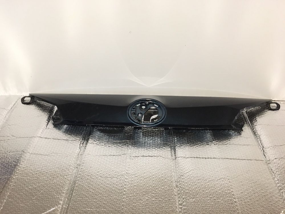 Toyota RAV 4 2017г, запчасти на крышку "ляда" багажника