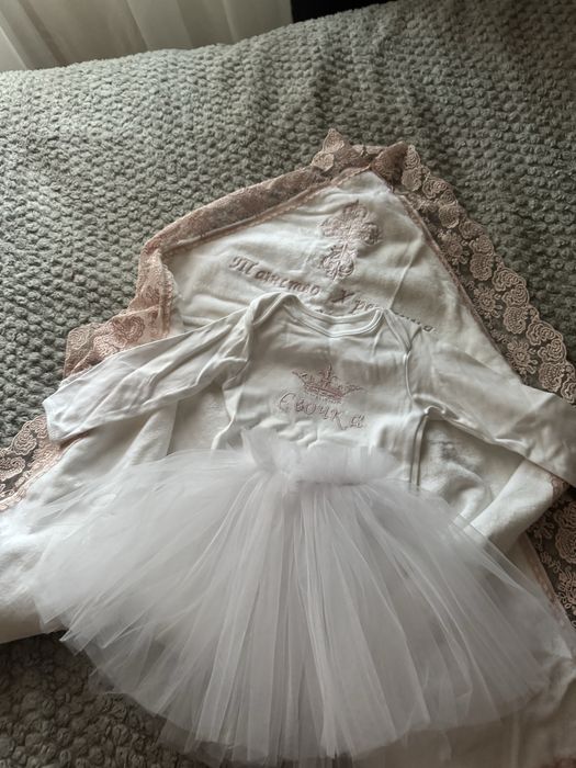 Крижма з вишивкою + святковий костюм для дівчинки (новий набір)