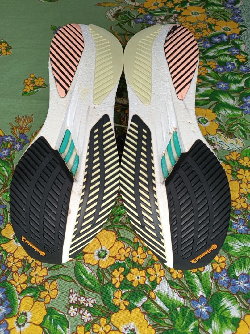 Жіночі бігові кросівки Adidas AdiZero Boston 10.