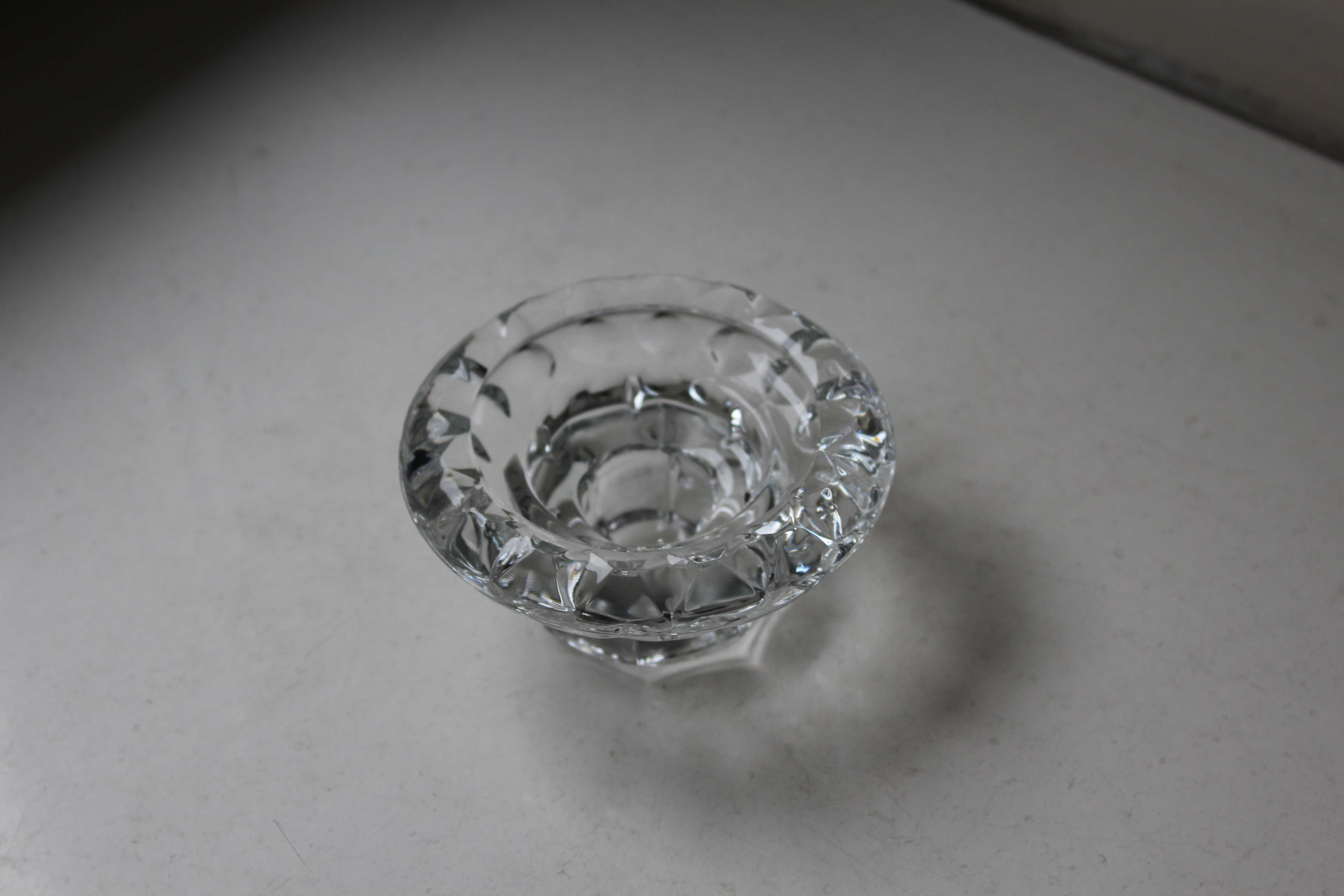 Świecznik kryształowy szklany okrągły mały na świeczkę grubą tealighty