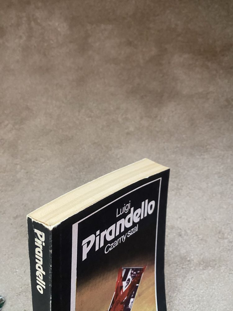 Luigi Pirandello Czarny Szal  książka