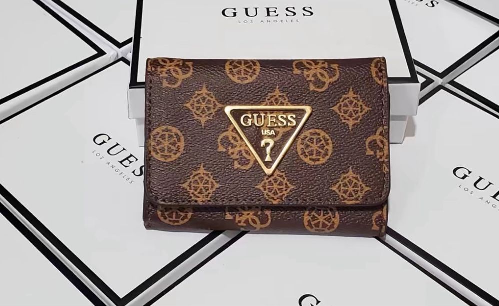 Гаманці бренду Guess