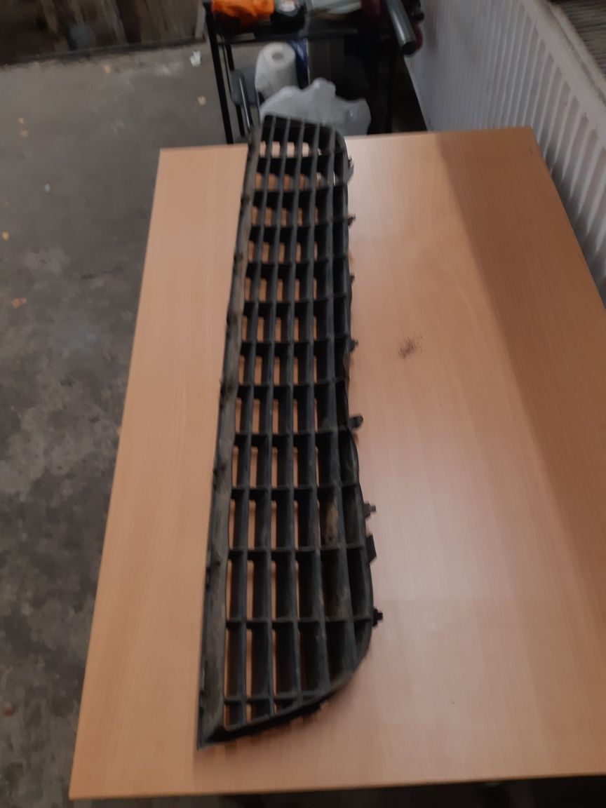 KRATKA atrapa zderzaka Fiat Grande Punto