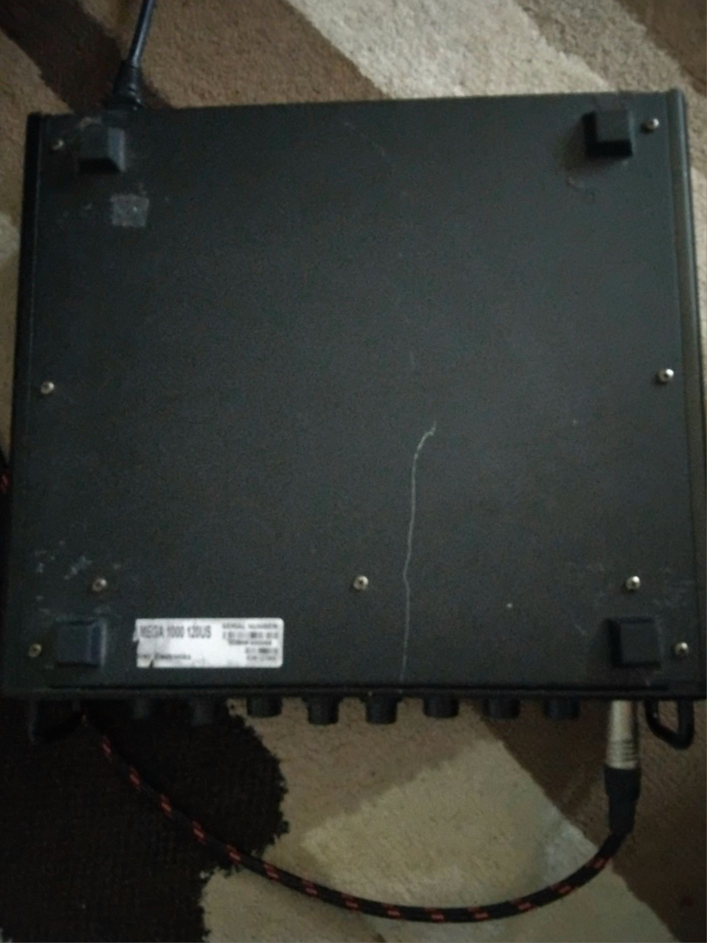 Peavey miniMEGA 1000 (басовая голова) + кабель + сумка
