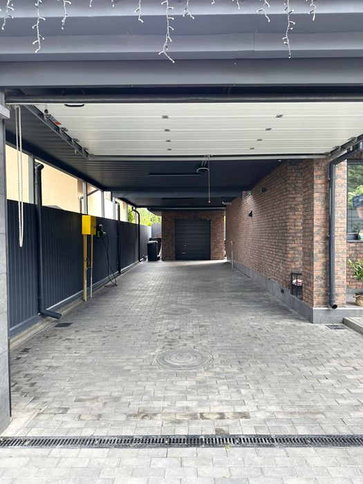 Повністю АВТОНОМНИЙ Дизайнерський будинок в закритому КМ біля Києва !