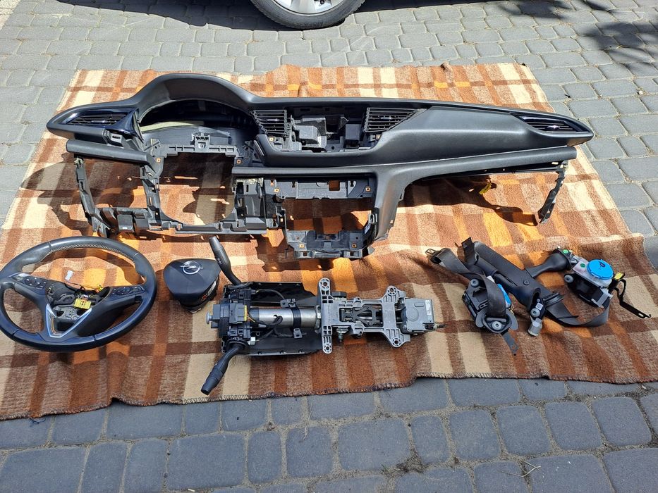 Insignia b deska,kokpit,pasy,tasma,przelacznikiairbag komplet