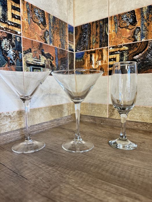 Бокали пивні, барні стакани, рюмки