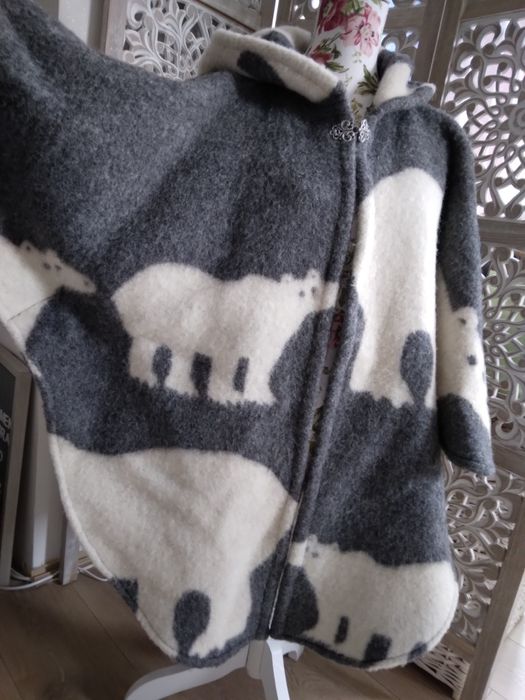 Unikalne wełniane poncho norweskie