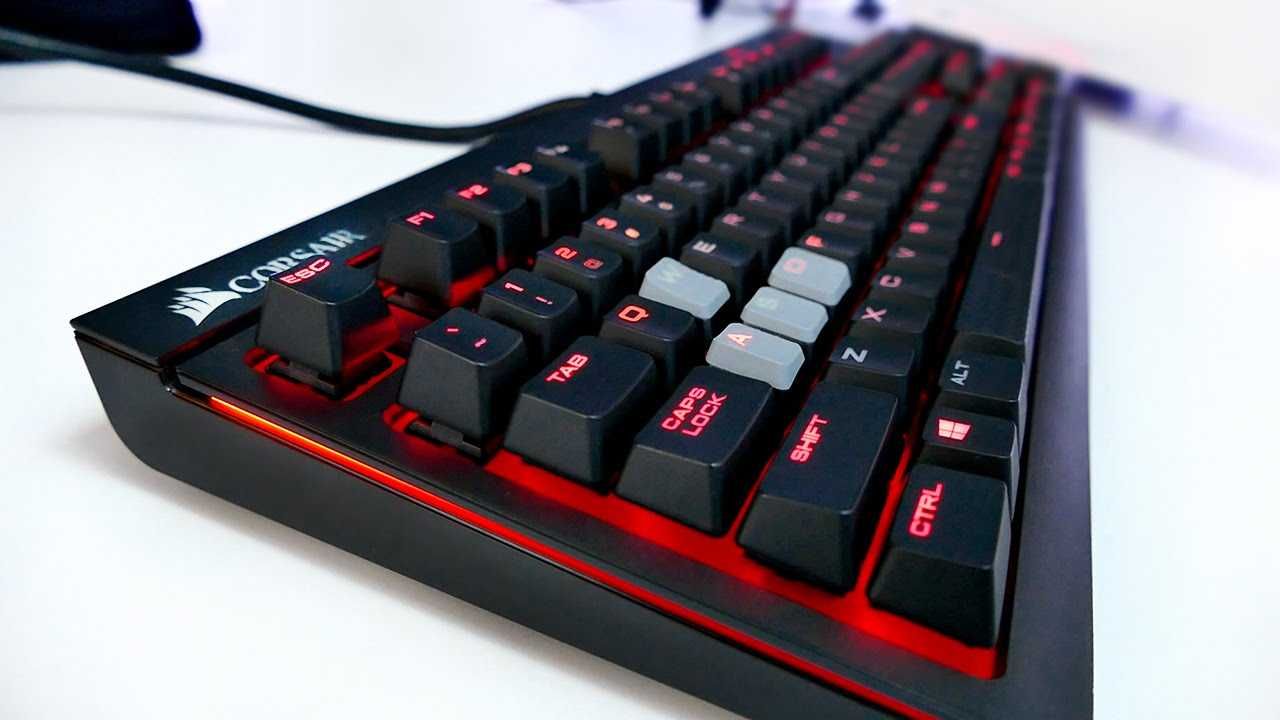 Corsair STRAFE (Cherry MX Silent, Red LED)