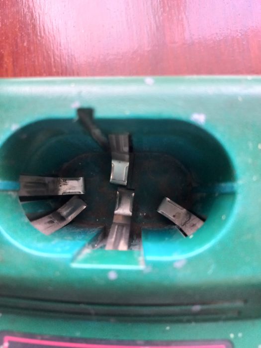 Зарядка для аккамулятора шуруповерта Makita 7.2-14.4V