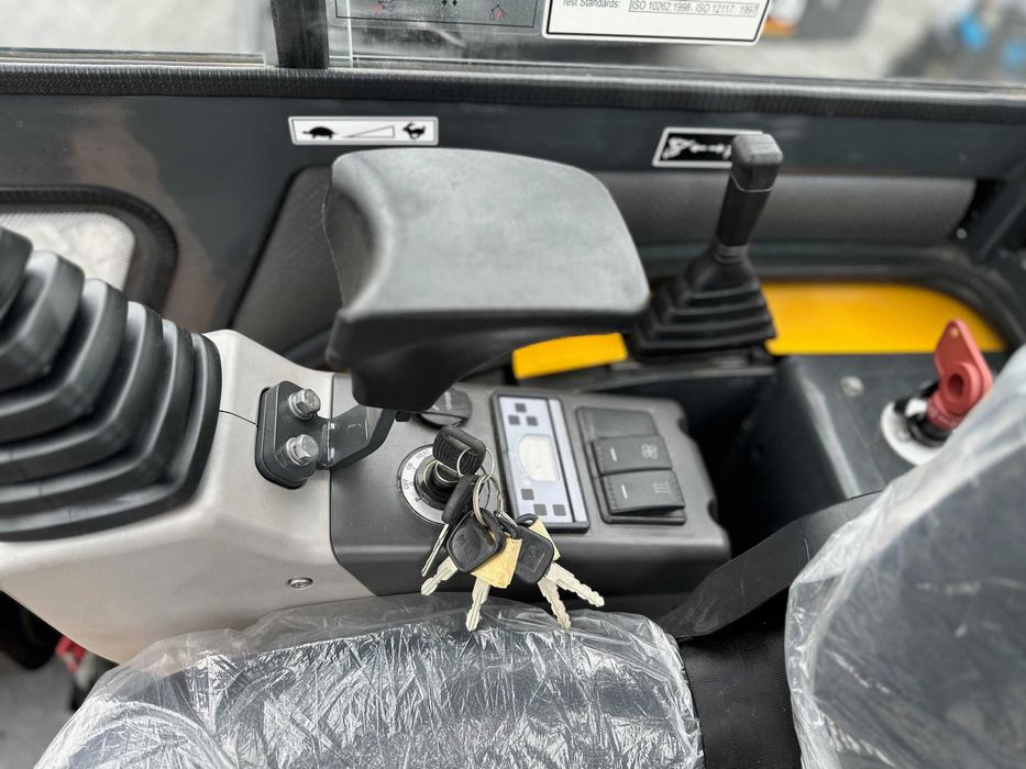 Mini koparka NEX YUCHAI YC18-9 Nowa minikoparka nex