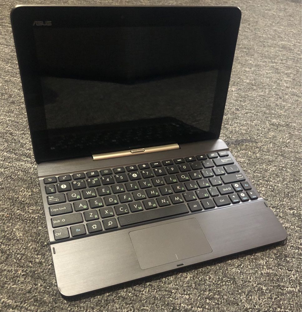 Планшет-трансформер Asus з клавіатурою (під розбір)