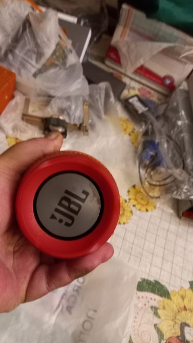 JBL Charge 3 Original аудиокалонка под ремонт, нужен аккумулятор