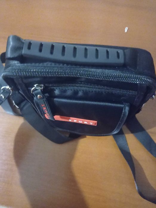 Сумка зручна та компактна чоловіча