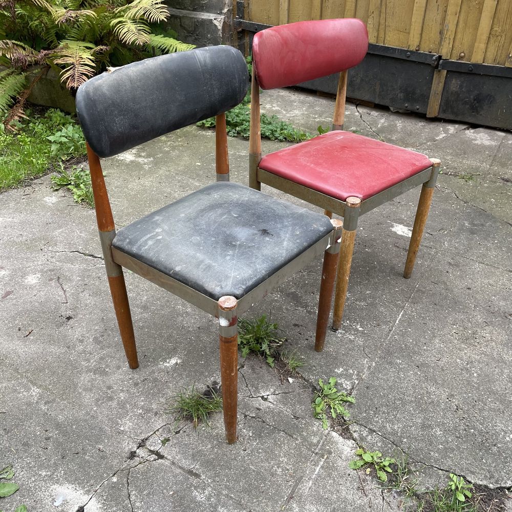 stare Polskie krzesła sztaplowane skandynawski design prl drewno metal
