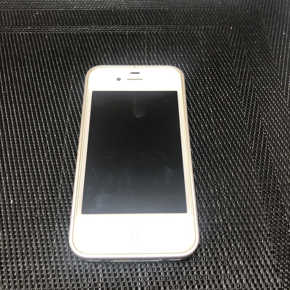 IPhone 4 white разблокирован