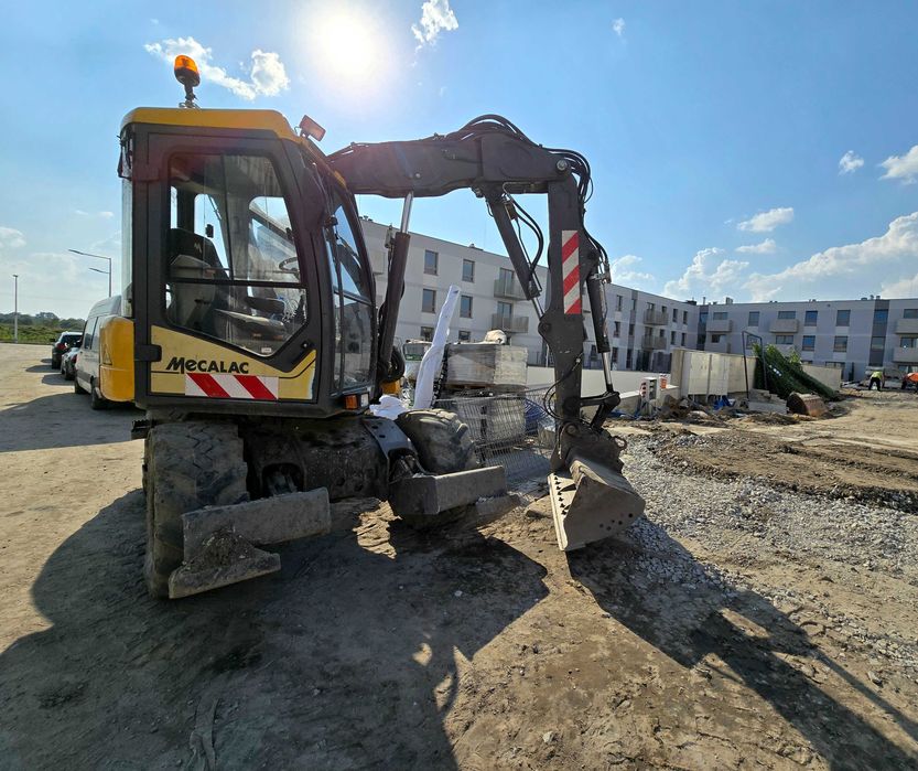 Wynajem koparko-ładowarki Mecalac z operatorem