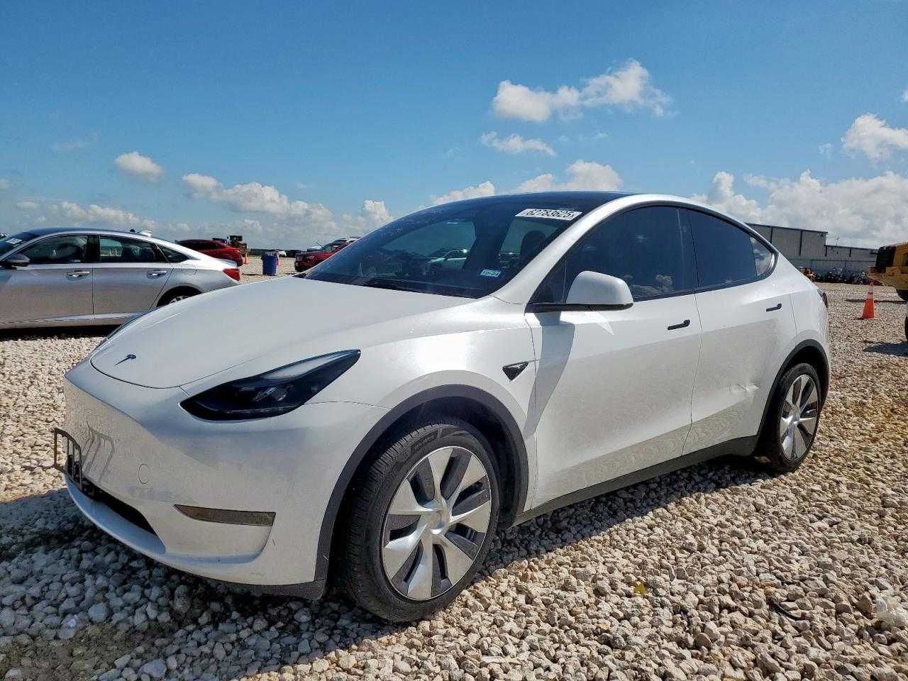 2023 TESLA MODEL Y білий колір