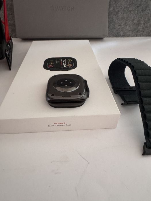 Apple Watch Ultra 2 49MM Black titanium dark green