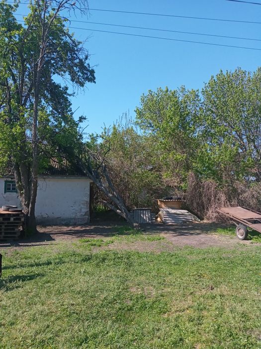 Земельна ділянка з хатиною під ремонт