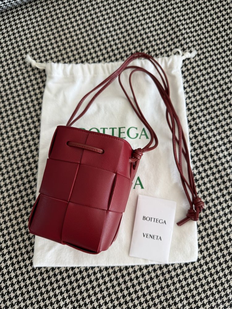 Bottega Veneta mini cassette оригінал Італія бордова міні сумка шкіра