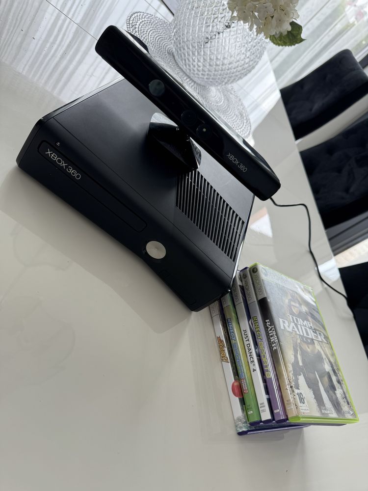 Xbox 360 kinect + zasilacz + kontroler + zestaw gier