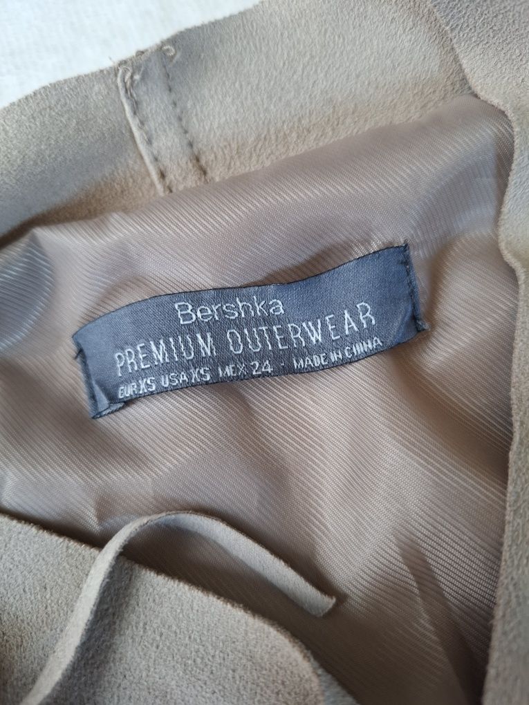 Ramoneska narzutka narzuta kardigan z frędzlami zamsz zamszowe bershka