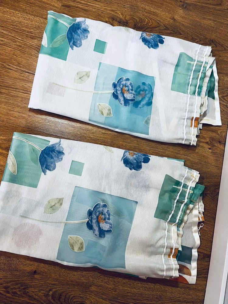 Zaslony w kwiaty kremowe niebieskie zalosny kotary firanki