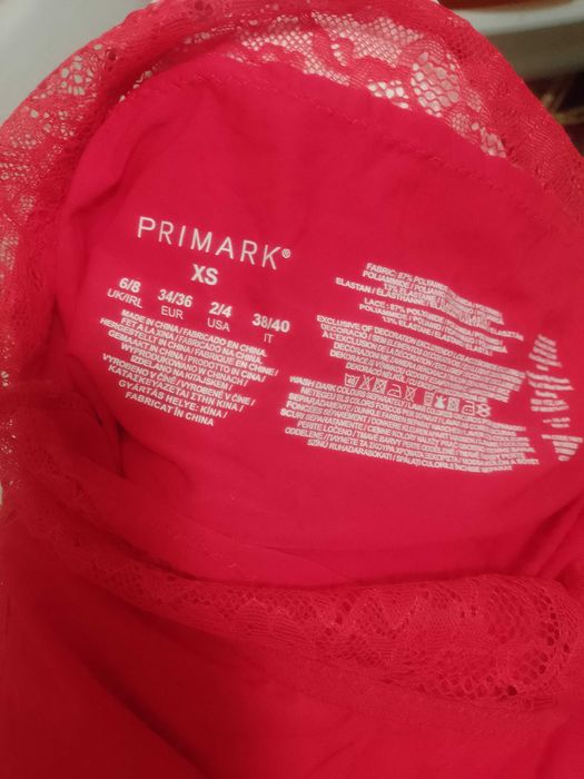 (34/36) (XS/S) Czerwona halka pod sukienkę z Londynu