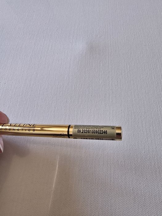 Підводка для очей Eveline Cosmetics Waterproof Variete