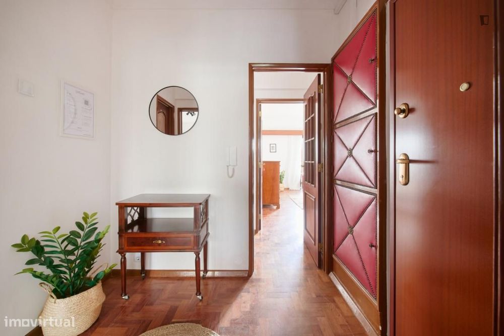 Quarto - localizado em Entrecampos Lisbon