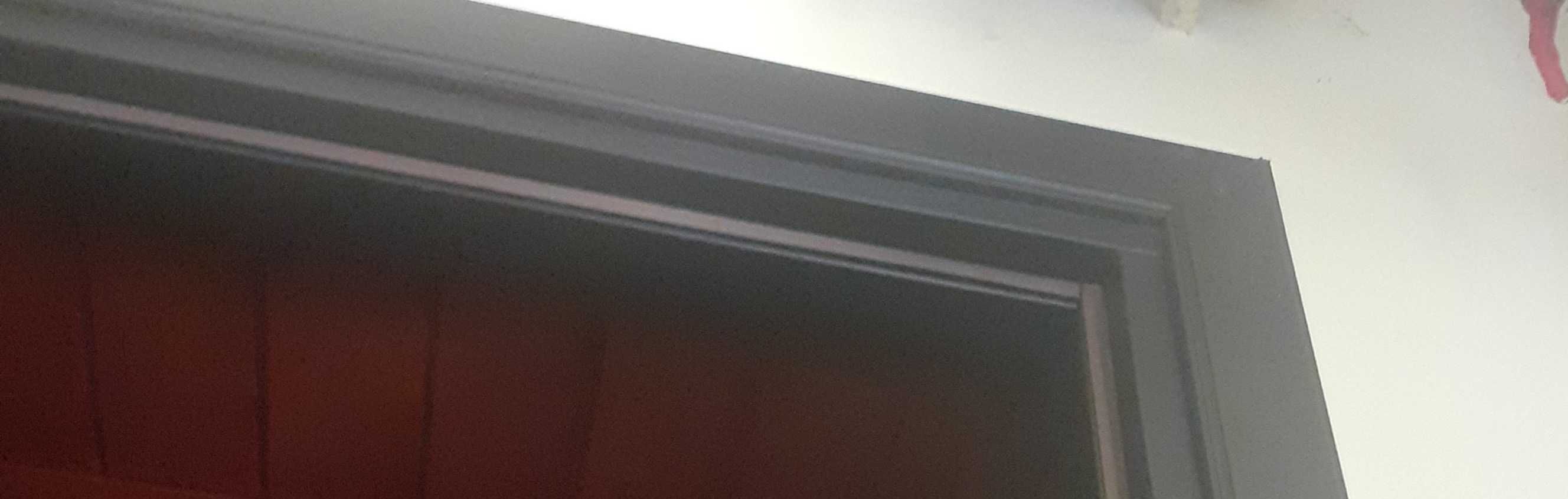 Ościeżnica futryna drzwiowa i listwy maskujące opaskowe