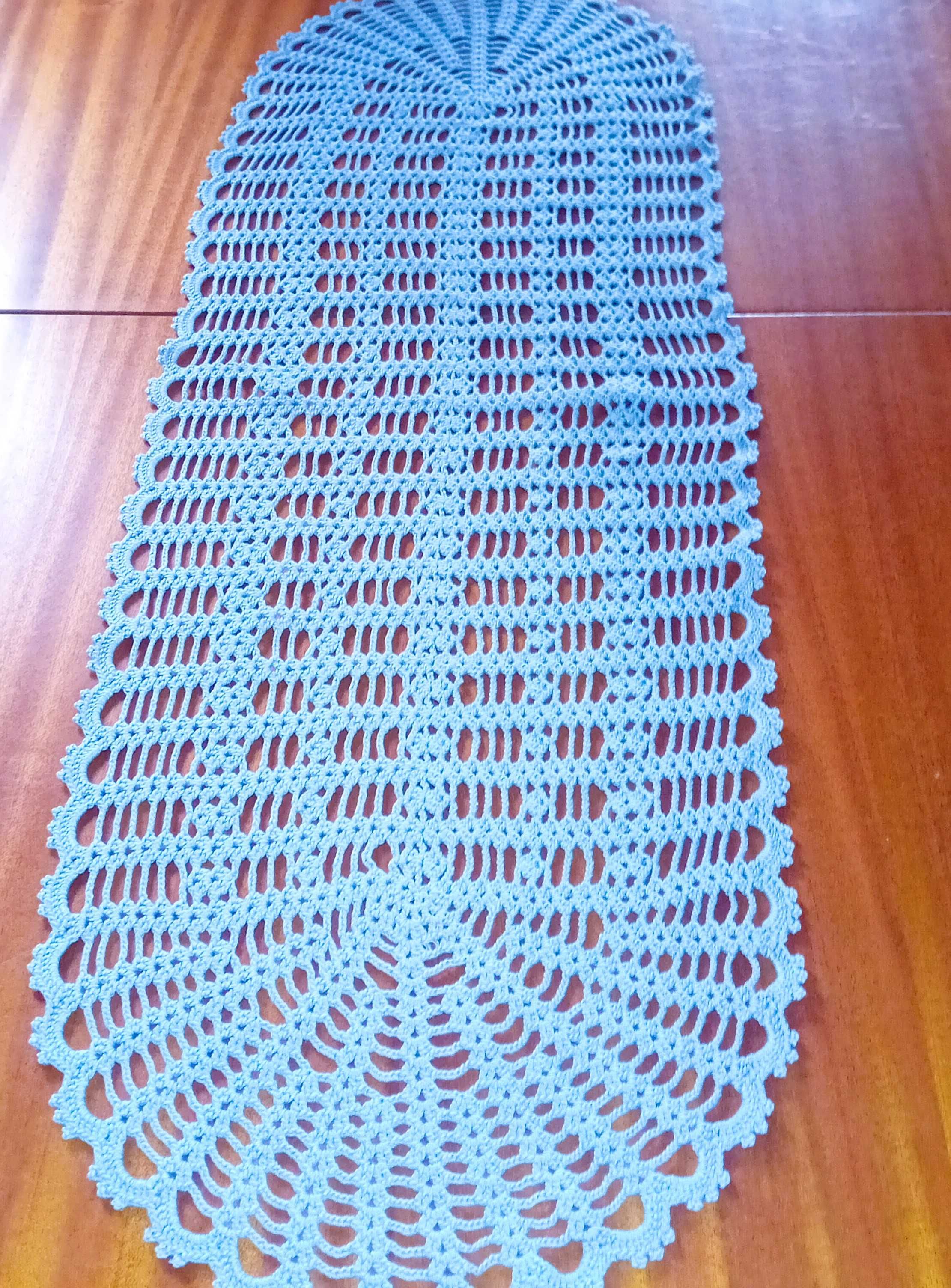 jasnoniebieski ,szydełkowy bieznik -90cm x30cm