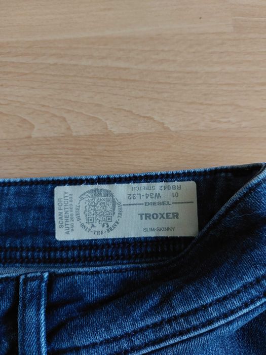 Diesel Troxer W34 L32 spodnie dżinsy jeansy slim skinny rurki 34/32