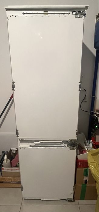 Lodówka do zabudowy z kostkarką marki Liebherr ICN 3366