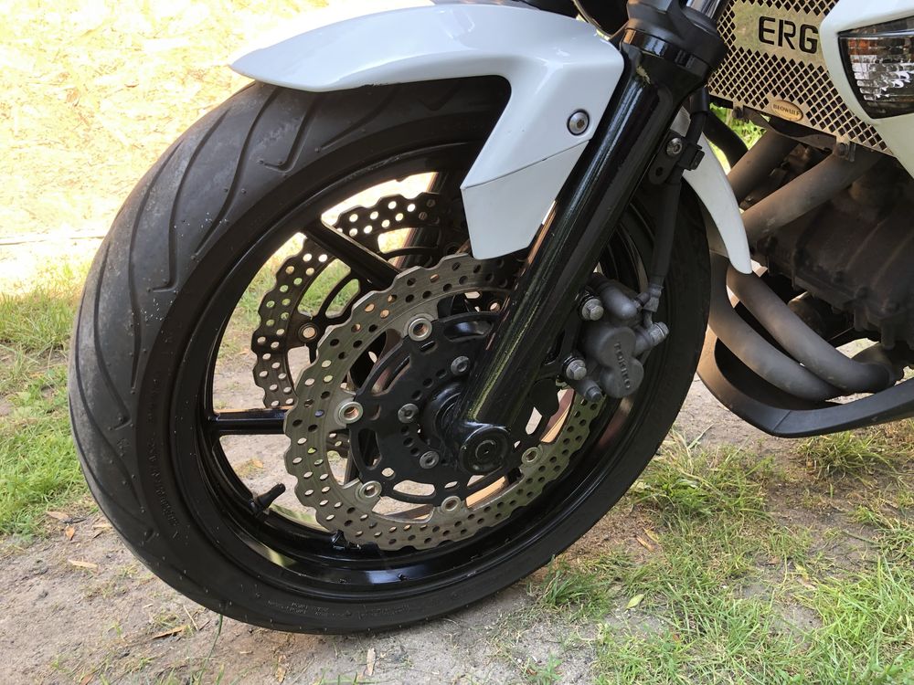 Kawasaki er 6N 650
