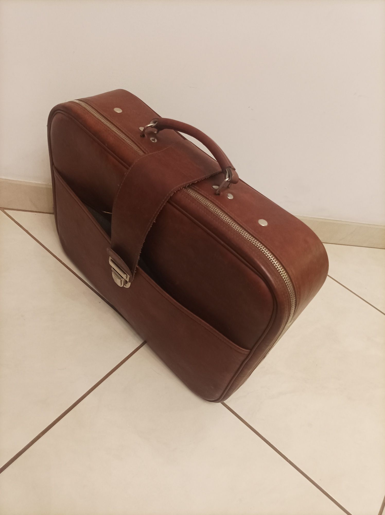 Stara walizka z prl-u