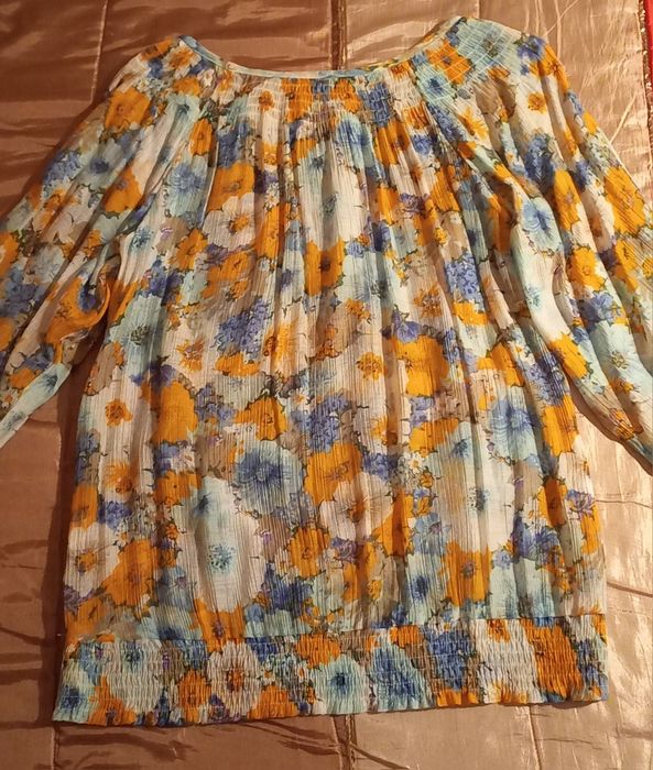 2 blusas de verão, 1 azul clara e outrafloral (ver preços na descrição