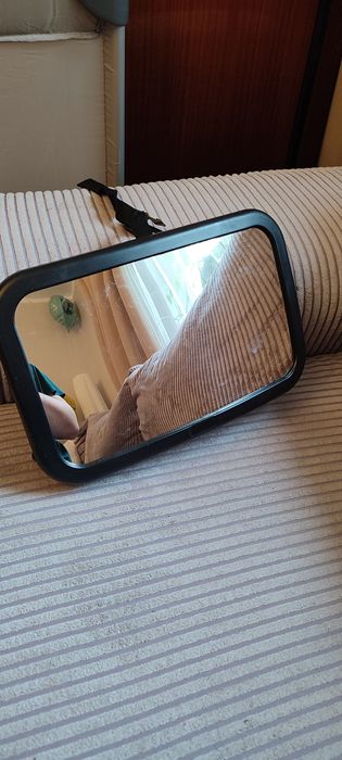 Lusterko samochodowe do obserwacji dziecka na tylny zagłówek auta