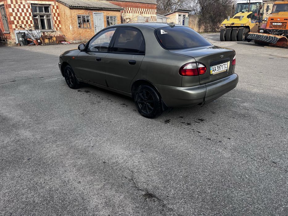 Автомобіль Daewoo Sens