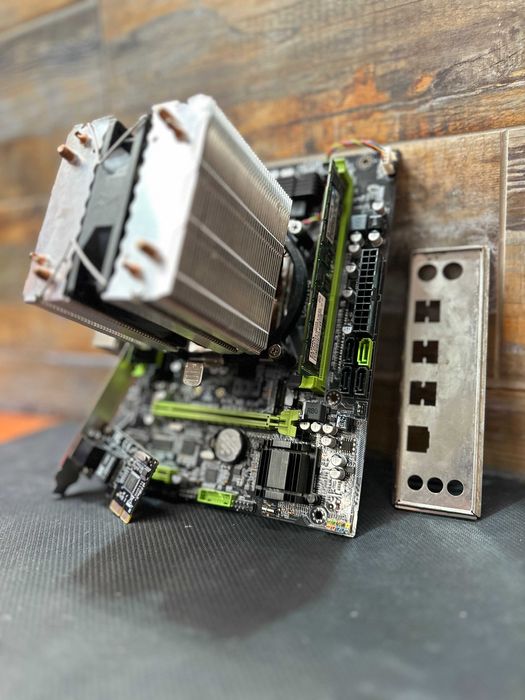 Комплект Kllisre X79 s2011 + Xeon 12 ядер E5-1650 v1 + 16GB + 90mm