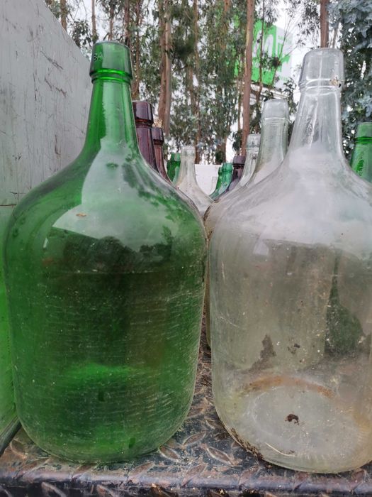 Garrafões de vidro