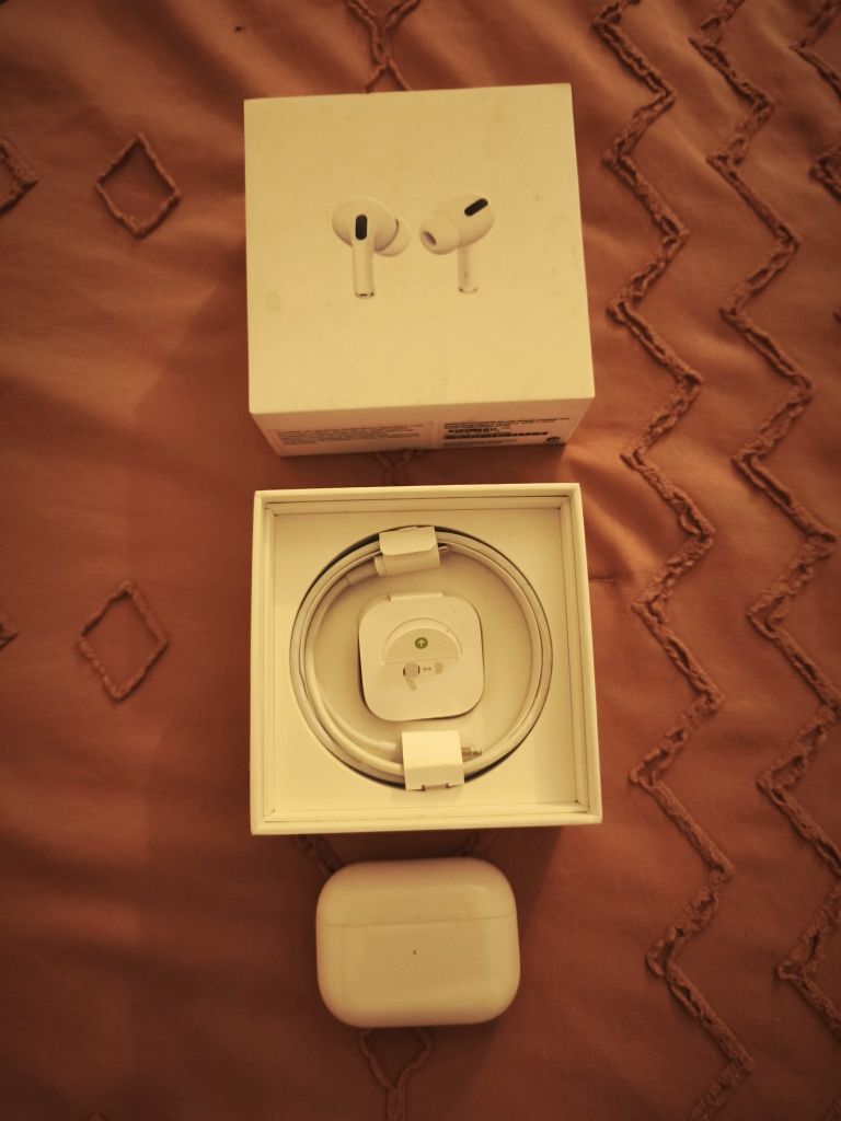 Apple watch + Airpods Pro
