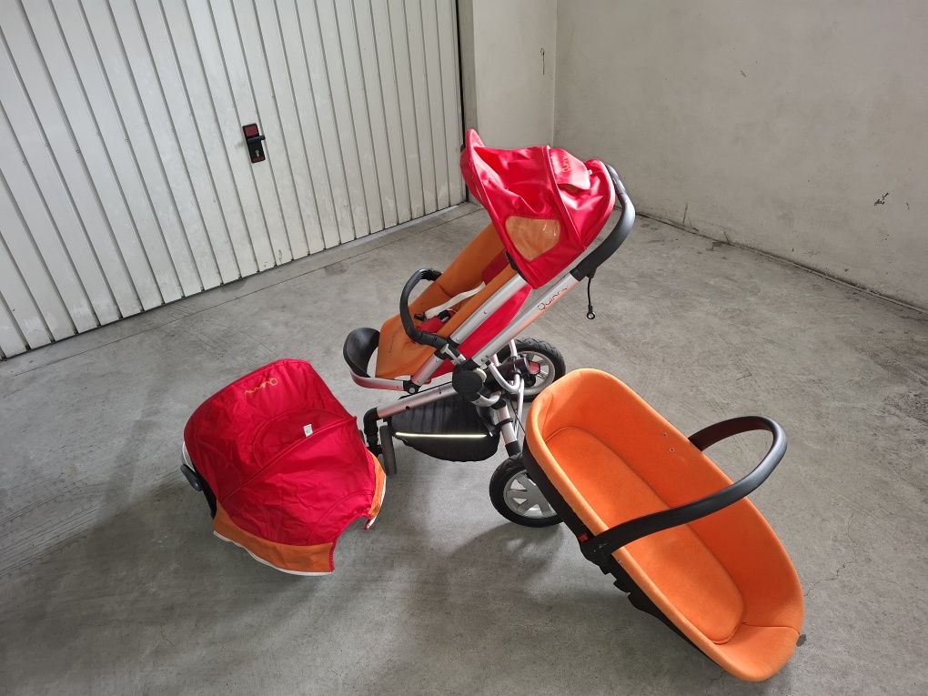 Carrinho de bebé Quinny, com todos acessórios, e também triciclo parqu
