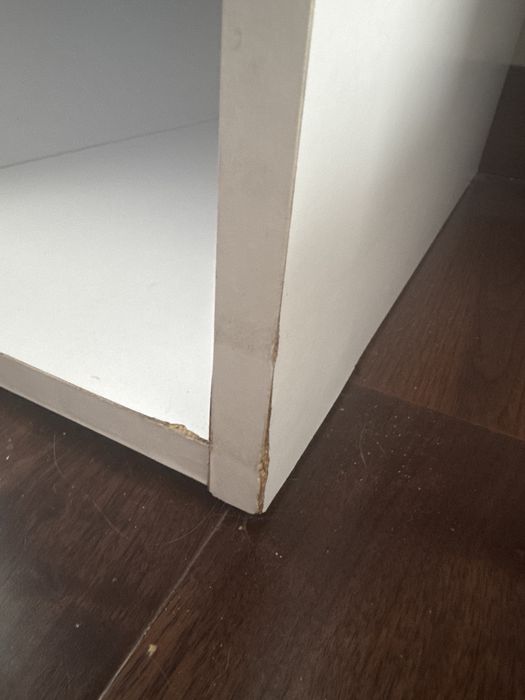 Biurko w kolorze białym