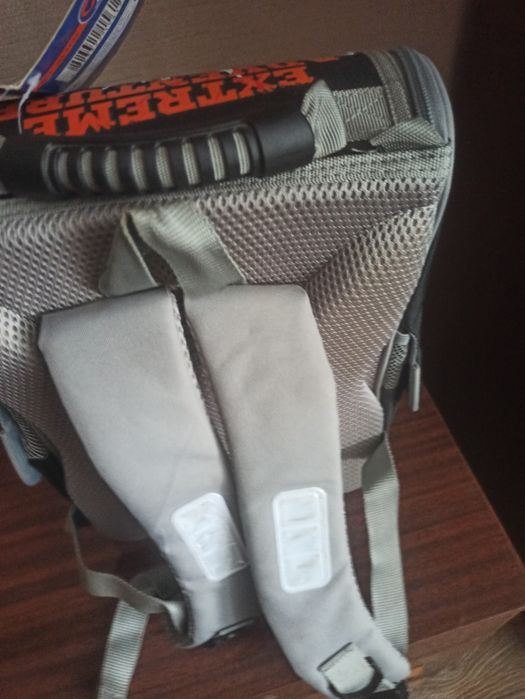 Рюкзак для мальчика новый для младших классов 1-4